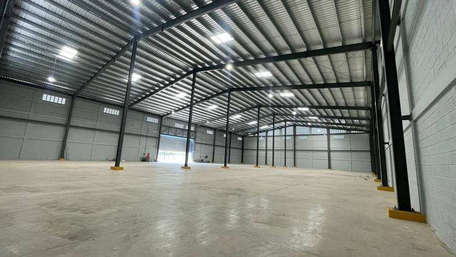 Nave Industrial 2100mts2 en Venta en Santo Domingo Oeste