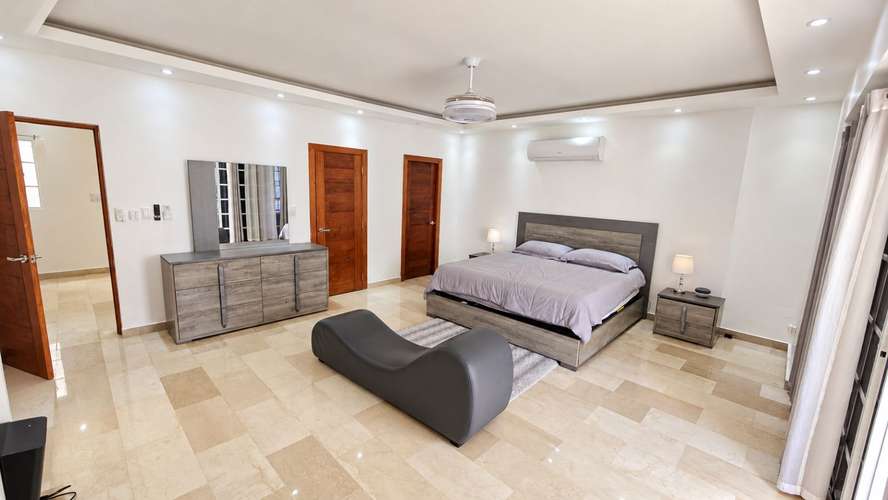 Penthouse de 1 nivel pisos completo, con 4 habitaciones, 4 baños y terraza - Imagen 11