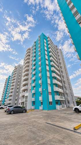 Apartamento en Torre Crux del Prado, Colinas del Arroyo, Piso 9no con vista despejada