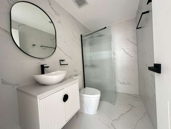 Apartamento con L/B en Alquiler - Evaristo Morales - Imagen 7