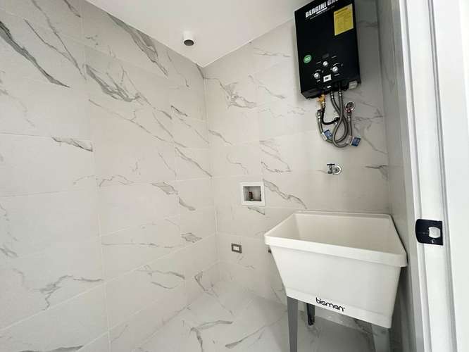 Apartamento con L/B en Alquiler - Evaristo Morales - Imagen 5