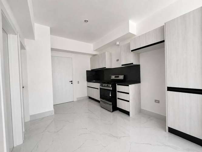 Apartamento con L/B en Alquiler - Evaristo Morales - Imagen 3