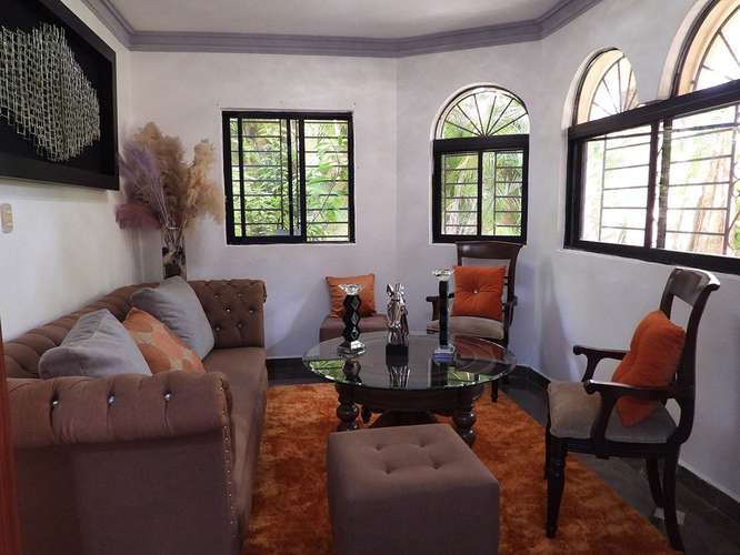 Casa en La Urbanización Italia Con Mucho Patio en venta 
