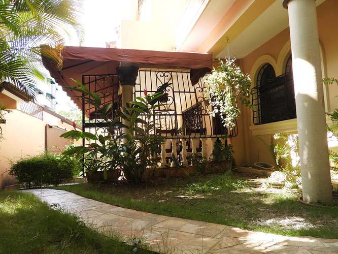 Casa en La Urbanización Italia Con Mucho Patio en venta 