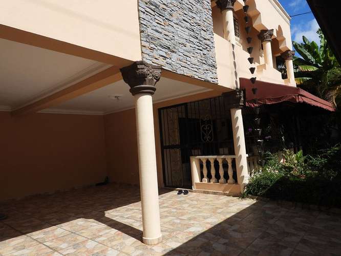 Casa en La Urbanización Italia Con Mucho Patio en venta 