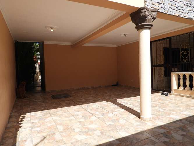 Casa en La Urbanización Italia Con Mucho Patio en venta 