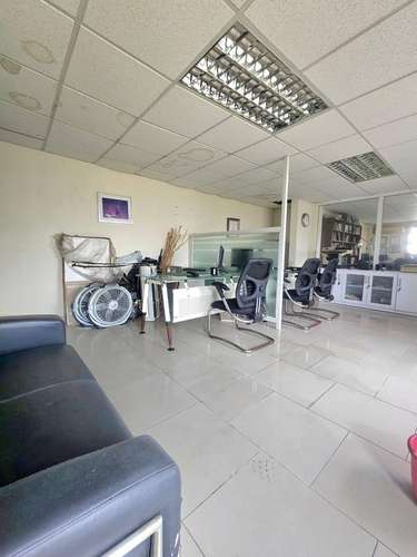 Alquilo oficina Comercial en la Rómulo Betancourt - Imagen 4