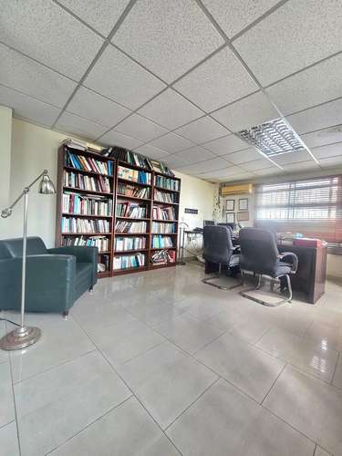 Alquilo oficina Comercial en la Rómulo Betancourt - Imagen 2