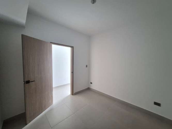 Apartamento en alquiler Evarisro Morles, 2 hab con area social - Imagen 13