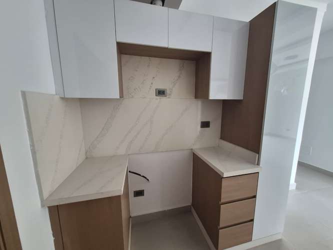 Apartamento en alquiler Evarisro Morles, 2 hab con area social - Imagen 7
