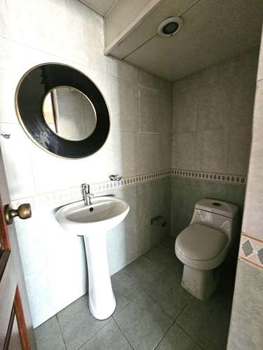 Apartamento en alquiler con línea blanca en Evaristo Morales de 3 Habitaciones - Imagen 4