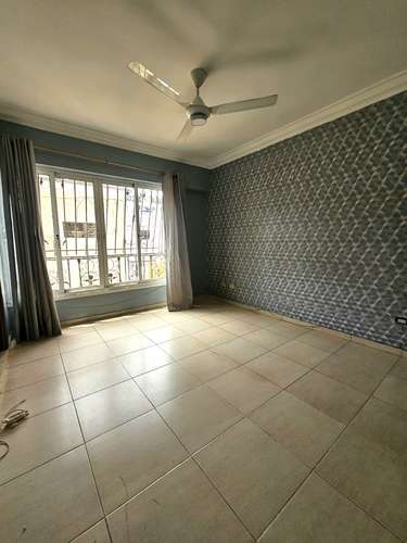 Apartamento en alquiler con línea blanca en Evaristo Morales de 3 Habitaciones - Imagen 7