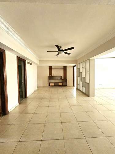 Apartamento en alquiler con línea blanca en Evaristo Morales de 3 Habitaciones - Imagen 6