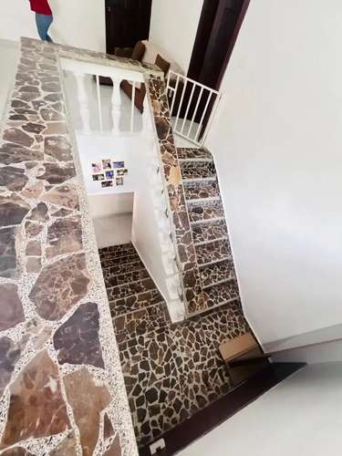 Imponente Y Cautivadora  CASA EN VENTA A solo Minutos del centro de la Ciudad    Residencial Cerrado Amplios Espacios y 