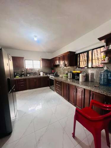 Imponente Y Cautivadora  CASA EN VENTA A solo Minutos del centro de la Ciudad    Residencial Cerrado Amplios Espacios y 