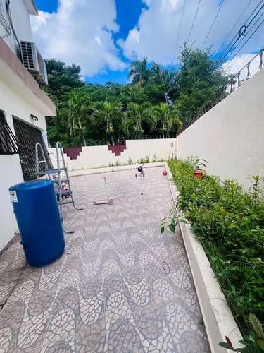 Imponente Y Cautivadora  CASA EN VENTA A solo Minutos del centro de la Ciudad    Residencial Cerrado Amplios Espacios y 