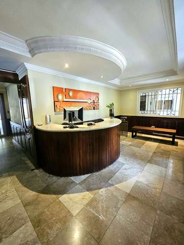 Apartamento en alquiler con línea blanca en Evaristo Morales de 3 Habitaciones - Imagen 12