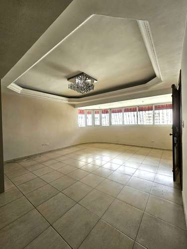 Apartamento en alquiler con línea blanca en Evaristo Morales de 3 Habitaciones - Imagen 9