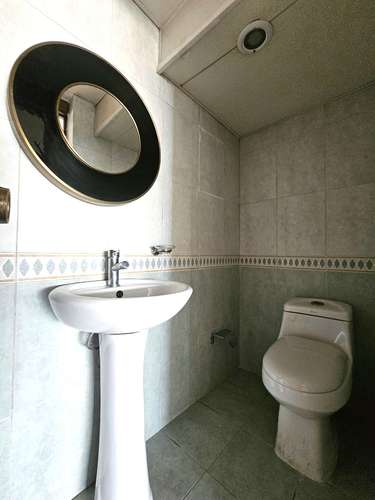Apartamento en alquiler con línea blanca en Evaristo Morales de 3 Habitaciones - Imagen 8