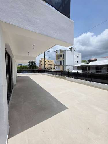 Venta de apartamento 2do piso con terraza privada en Prado Oriental, Autopista de San Isidro - Imagen 4