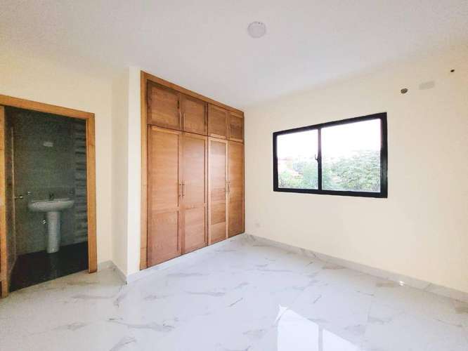 Venta de casa con piscina y sala a doble altura en Prado Oriental, Autopista de San Isidro - Imagen 12