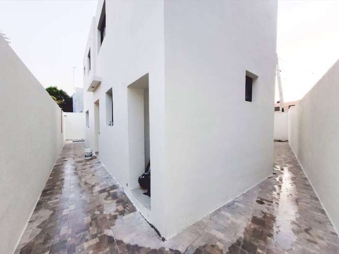 Venta de casa con piscina y sala a doble altura en Prado Oriental, Autopista de San Isidro - Imagen 9