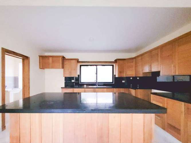 Venta de casa con piscina y sala a doble altura en Prado Oriental, Autopista de San Isidro - Imagen 18