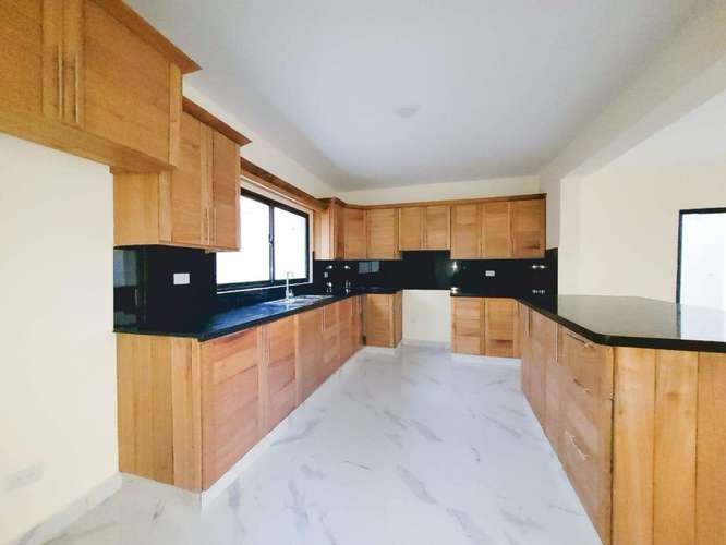 Venta de casa con piscina y sala a doble altura en Prado Oriental, Autopista de San Isidro - Imagen 10