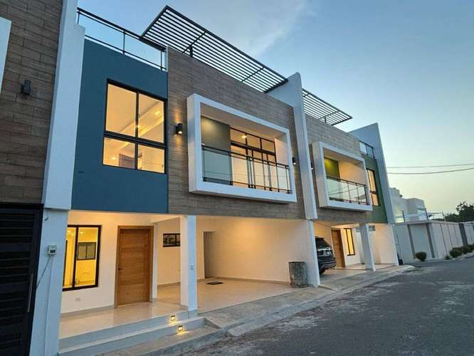 Venta de casas exclusivas en Brisa Oriental con terraza, Autopista San Isidro
