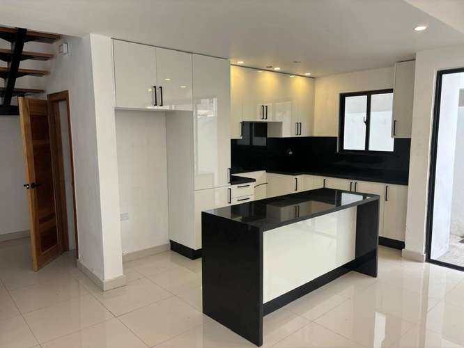 Venta de casas exclusivas en Brisa Oriental con terraza, Autopista San Isidro - Imagen 3