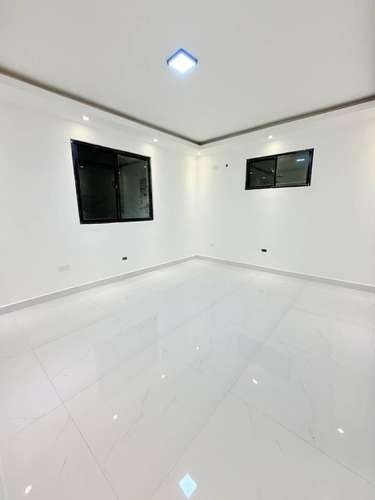 Venta de casa de lujo en Prado Oriental con piscina y 4 parqueos, Autopista de San Isidro - Imagen 9