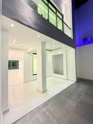 Venta de casa de lujo en Prado Oriental con piscina y 4 parqueos, Autopista de San Isidro - Imagen 3
