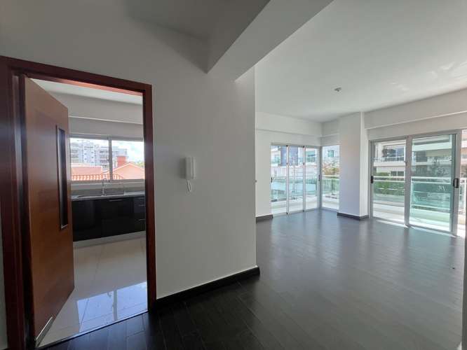 Apartamento en Alquiler en Piantini de DOS Habitaciones con Línea Blanca