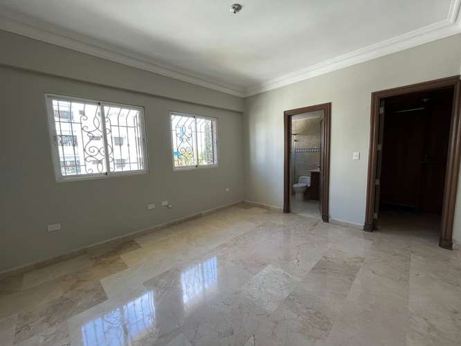 Apartamento en ALQUILER en Piantini de TRES Habitaciones + Estudio de 308 m2 - Imagen 9