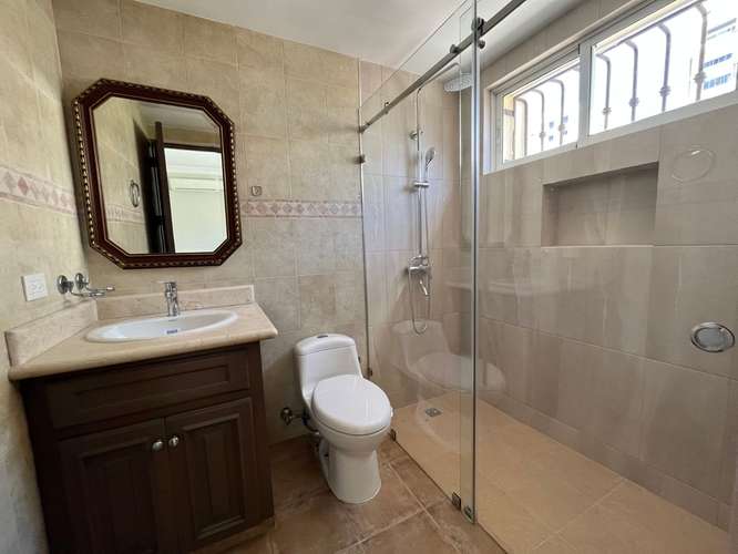 Apartamento en ALQUILER en Piantini de TRES Habitaciones + Estudio de 308 m2 - Imagen 13