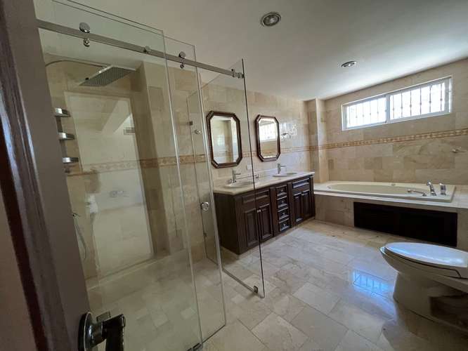 Apartamento en ALQUILER en Piantini de TRES Habitaciones + Estudio de 308 m2 - Imagen 16