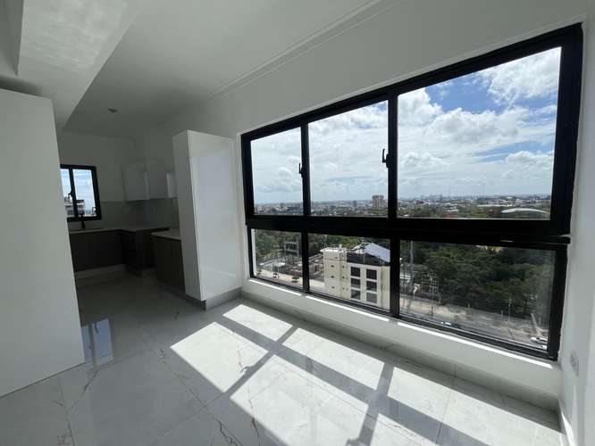 Apartamento en Alquiler en Naco de DOS Habitaciones con Linea Blanca
