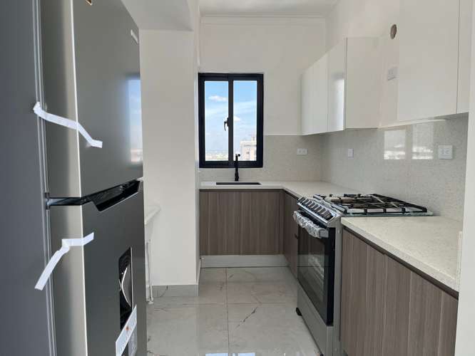 Apartamento en Alquiler en Naco de DOS Habitaciones con Linea Blanca - Imagen 3