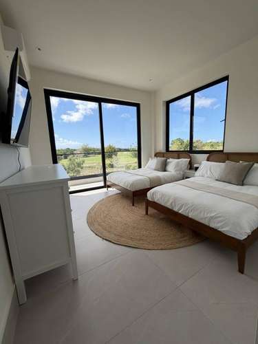 Venta de villa con piscina privada y vista al campo de golf en Playa Nueva Romana - Imagen 10