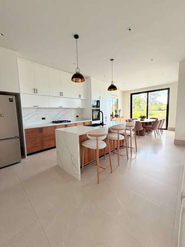 Venta de villa con piscina privada y vista al campo de golf en Playa Nueva Romana - Imagen 8