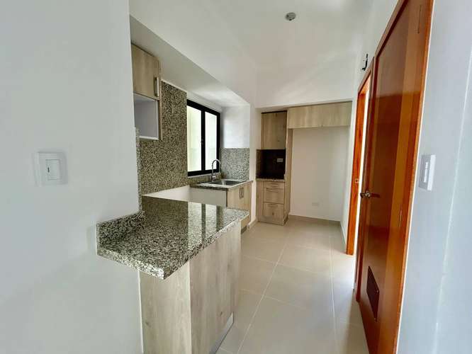 Elegante apartamento en renta de 2 habitaciones en Evaristo Morales - Imagen 2