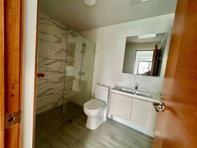 Elegante apartamento en renta de 2 habitaciones en Evaristo Morales - Imagen 5