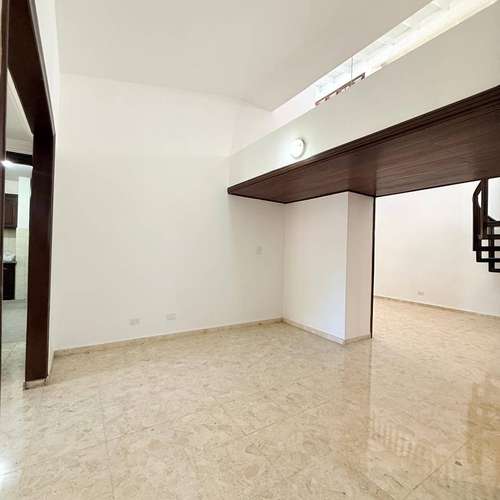 Casa de 5 Habitaciones y 500 m² de Solar en Alquiler en La Castellana La Castellana, Santo Domingo D.N.  Renta