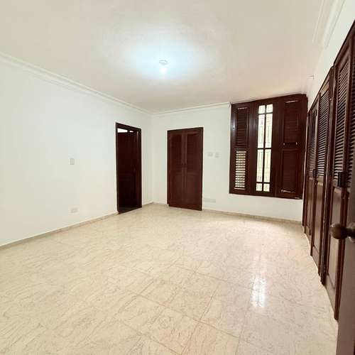 Casa de 5 Habitaciones y 500 m² de Solar en Alquiler en La Castellana La Castellana, Santo Domingo D.N.  Renta