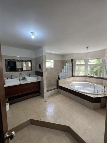 Casa de dos niveles en Cuesta Hermosa III - Imagen 6