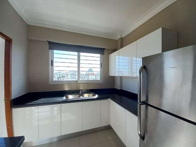 Apartamento en alquiler Evaristo Morales, 1 hab mas family room - Imagen 6