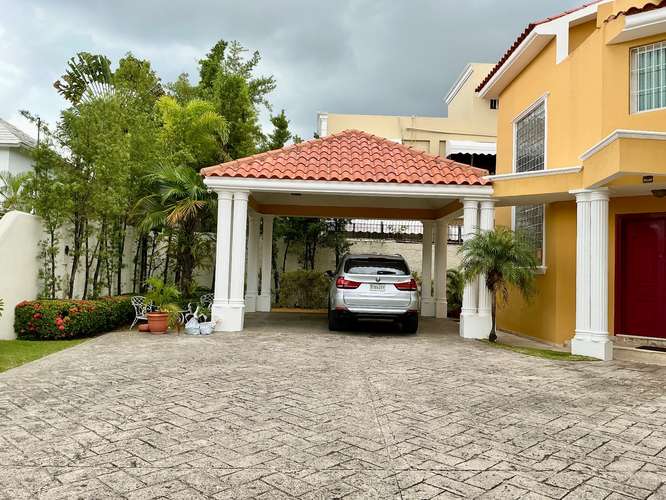  RESIDENCIA EXCLUSIVA EN VENTA | US$775,000 -  Las Praderas - Santo Domingo, Distrito Nacional - Imagen 2
