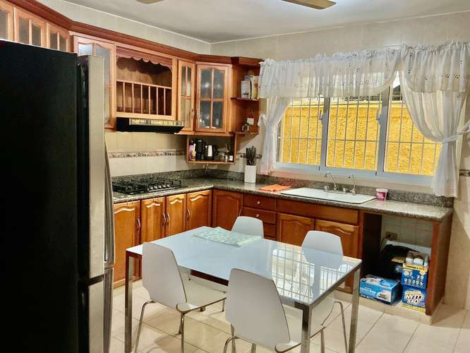  RESIDENCIA EXCLUSIVA EN VENTA | US$775,000 -  Las Praderas - Santo Domingo, Distrito Nacional - Imagen 9