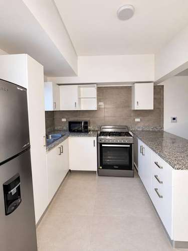 Apartamento de 2 habitaciones en alquiler en moderna torre de Bella Vista, Santo Domingo