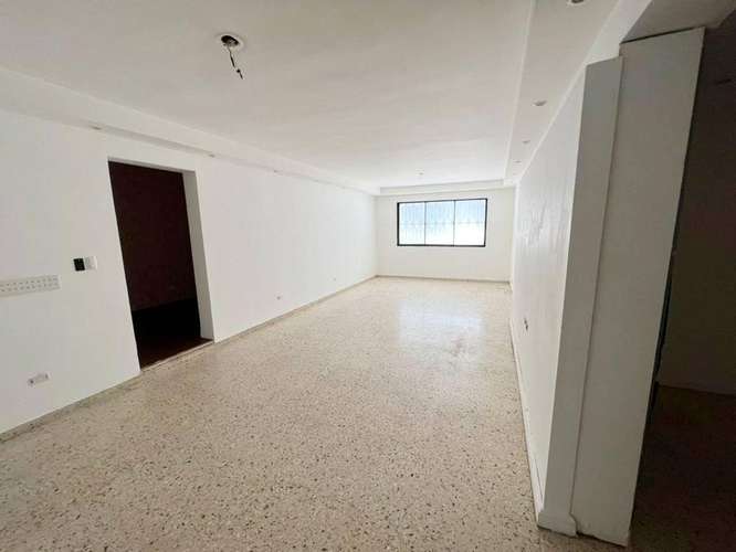 LOCAL COMERCIAL EN ALQUILER EN ENSANCHE NACO.